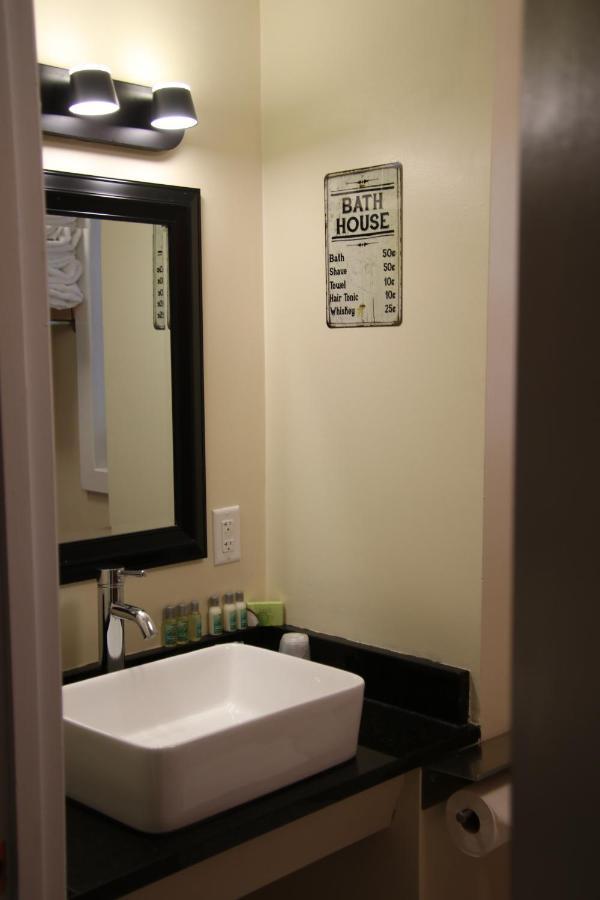 Townhouse Motel Lusk Zewnętrze zdjęcie