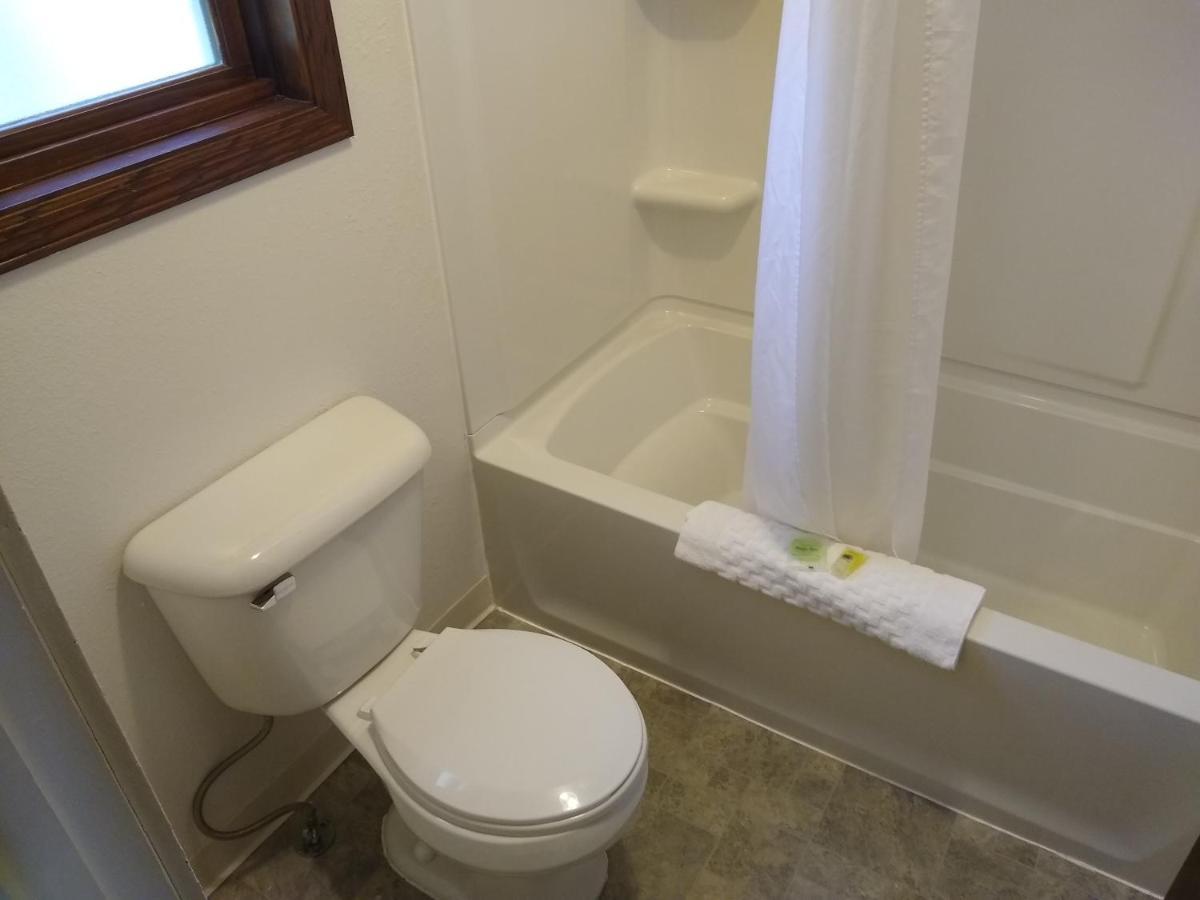 Townhouse Motel Lusk Zewnętrze zdjęcie