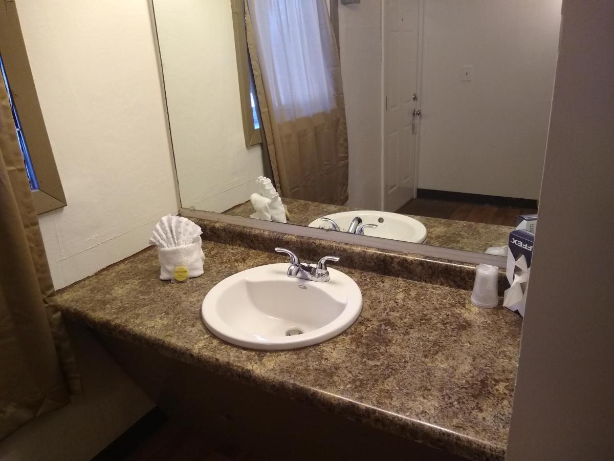 Townhouse Motel Lusk Zewnętrze zdjęcie